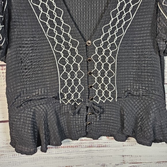 Rahi Marina black and white puff sleeve top - Picture 4 of 13